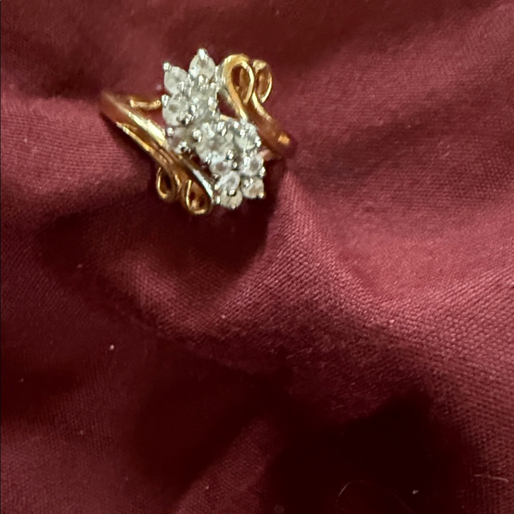 Elegant Gold and Silver Floral Ring